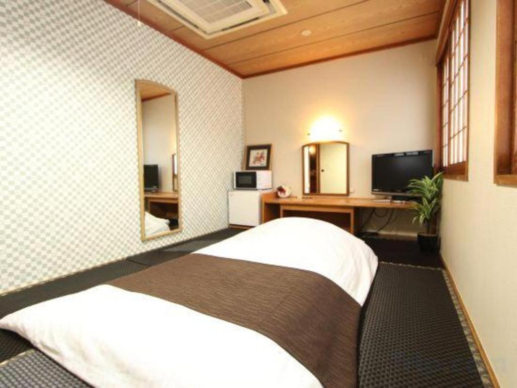 那霸泊港利夫马克斯经济型酒店 外观 照片